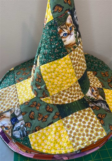 Creative Ideas for Handmade Witch Hats and Jar Grippers