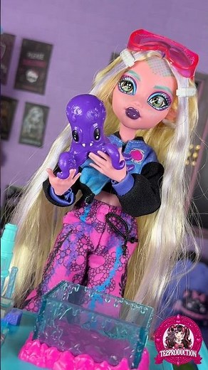 Monster High Fearbook Lagoona Blue
