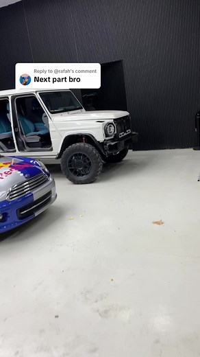 BRABUS 4X4 Body Wrapping Process Start