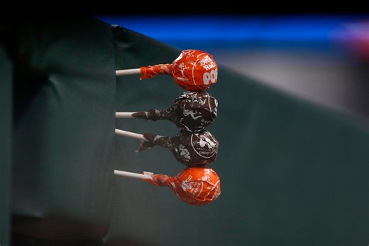 The John Landecker Food Fight: Blow Pop vs. Tootsie Pops