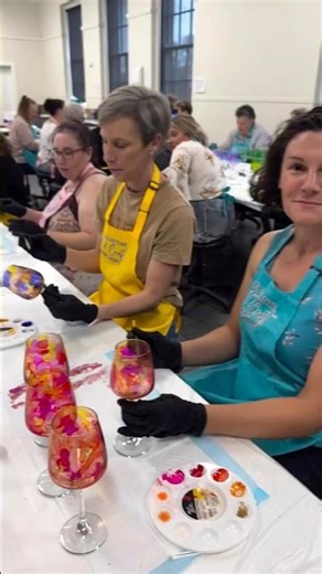 Alcohol ink in wine glasses in Dubbo NSW, an amazing introduction to using alcohol inks #alcoholink