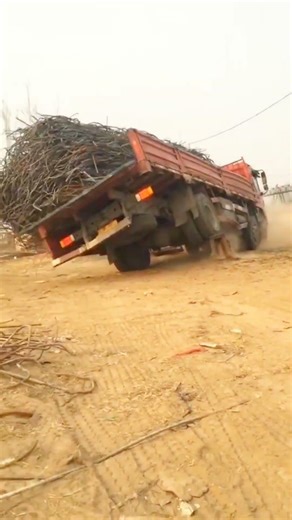 Dynamic Mechanical Unloading of Bulk Agricultural Products from Trucks