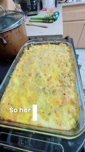 Just let it sit for about 10 minutes and come on over and have some#onthisday #mac&cheese #homemadepasta #goodwife #reset2026
