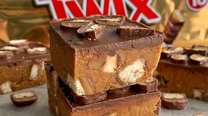 2.4M views · 27K reactions | 5-Ingredient No Bake Twix Slice  A...
