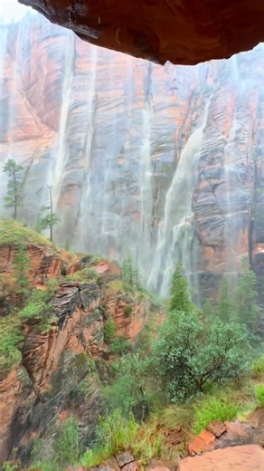 183K views · 2.7K reactions | Zion National Park in Utah , USA  karlieplace / TT | Best Destinations To Travel | Facebook
