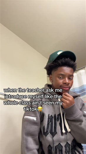 Humorous Self-Introduction in Class Scenarios