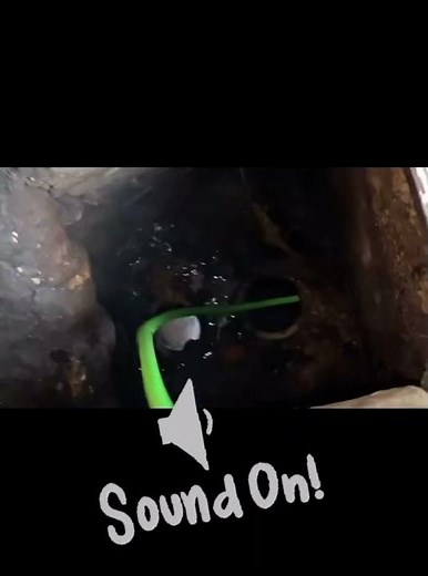 Hydro jetting using 1/4 warthog nozzle on main sewer line #hydrojetting