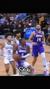 17K views · 297 reactions | GIANNIS SHOWS LOVE FROM HIS OPPONETS!! #nba #nbahighlights #nbaedits #notocopyrightinfringementintendedmusic #notocopyrightinfringementintendedmusicbelongstotherightfulowner | Levon King | Facebook