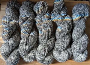 Reclaimed Worsted Wool Acrylic Alpaca Yarn – 100g / 230yd – Roving Style With Binder Strand – Gray White – “smoke Lynx” - Etsy