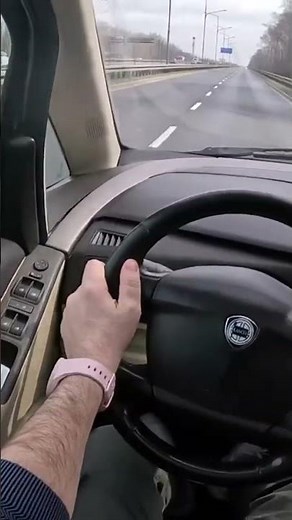 Lancia Musa Mikrovan 1.9 TD 8V 101HP Acceleration