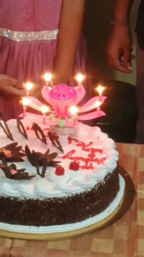 rotating rows on birthday cake #cake