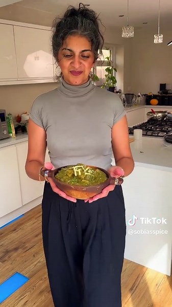 Authentic Saag Aloo Recipe for Comforting Home Cooking