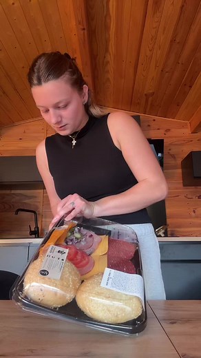Préparation d'hamburgers maison : un régal en famille
