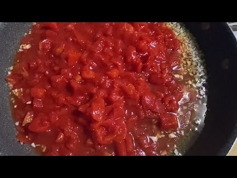 How to make homemade marinara sauce from a can of diced tomatoes! You will never buy sauce again.