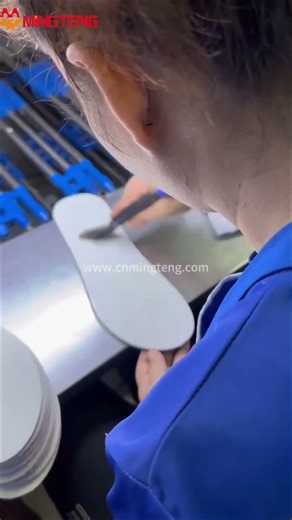 Glue spreading machine#machine #Shoemaking equipment #Mingteng Machine