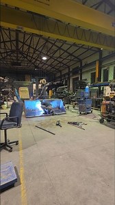 Riparazione benna di un merlo completamente fuori uso... #fendt #agri #welder #welding #viral