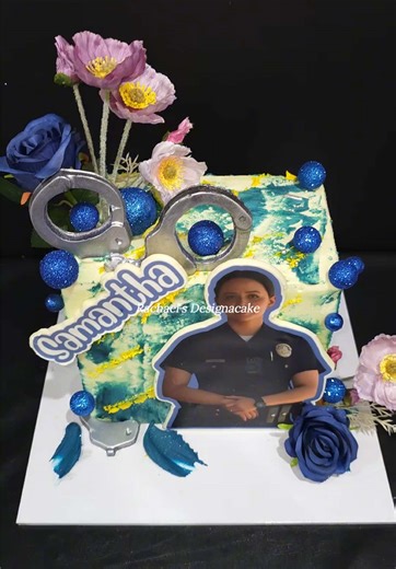 From rookie move… to full-on cake glow-up🚔🎂 This square cake went from simple to seriously cool, inspired by The Rookie with bold colours, badge details, and that action-show vibe fans love. . . . #RachaelsDesignaCake #TheRookie #BirthdayCake #CustomCakes #cakeaustralia