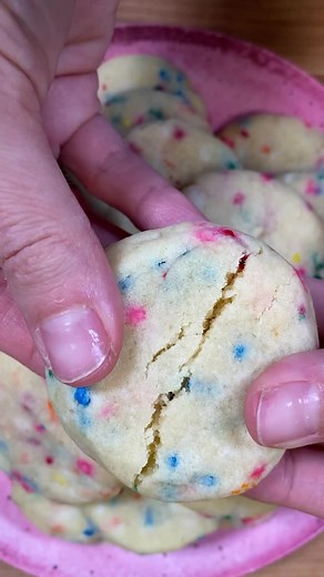 Funfetti Cookie Recipe Tutorial | Baked by Melissa Cookies