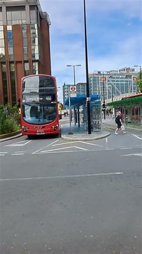 466 & 119 arriving at East Croydon Bus Station 24/05/2025