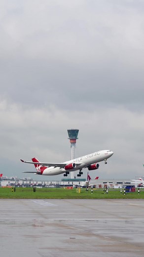 Impressive Slow Motion Sound Effects at Heathrow Airport