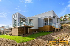 Sold House 4 Masthead Place, Berkeley NSW 2506 - Mar 22, 2016