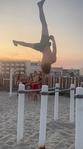 darius on Instagram: "new rizz unlocked? • • #calisthenics #fitness #workout #motivation #gym"