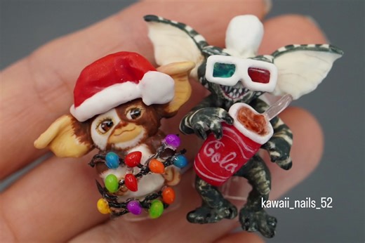 Since I’ve been only making Stranger Things nails it doesn’t feel like it’s almost Christmas. Lol So here I’m posting something Christmas related. One of my first creations😊 #gremlins #gizmo #nailart