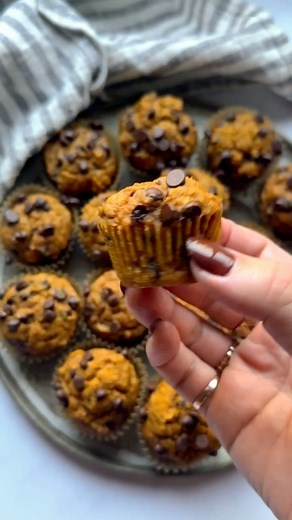🎃 Sweet fall treat alert! SAVE this Mini Pumpkin Chocolate Chip Muffin recipe 📥 ✨ Comment “recipe” and I’ll DM it to you! These bite-sized muffins pack pumpkin puree, chocolate chips & spice, all while being light and satisfying. Perfect for breakfasts, snacks, or dessert without the guilt! 🔗 Full recipe:�https://www.skinnytaste.com/skinny-mini-pumpkin-chocolate-chip/ #PumpkinSeason #HealthyBaking #MiniMuffins #Skinnytaste #FallTreats | Skinnytaste