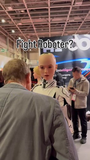 Fight Roboter? Oder für ganz andere Aufgaben gedacht? 🫣😉☺️😜😳 👊👊💯💯👊👊 KampfsportTV #kampfsportTV #OlafVonAsiaSport #berlin #news #sport #influencer #interview #asiasport | AsiaSport Kampfsportartikel