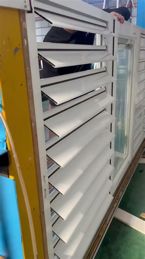 Zoom in - 70 Series Aluminum Slats Louvered Window