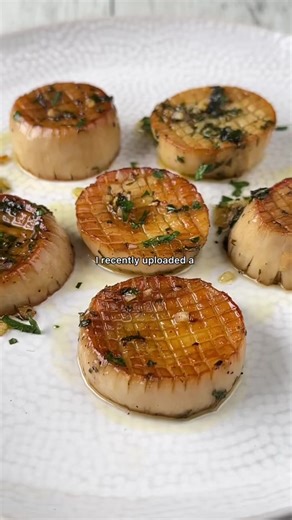 Click the link in my bio to get this epic bundle 🌱 There's 120 plant-based ebooks with recipes, meal plans, workouts and resources 👉 It's 99% OFF at $48USD (valued at $4500) till the 6th of September only! So whether you're already plant-based and needing inspo OR simply interested in eating more plant-based, I gotchu and I'm here to help you cook up the best meals 🫶🏼 At the end of the day, my mission is to share recipes and help bring everyone together through good food. My DMs are always o