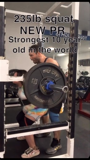Who said girls shouldn’t lift weights?! 🤫🤫 let’s see!! Strongest 10 year old in the world #fyp #worldsstrongest #worldsstrongestkids #squat #squats #deadlift #deadlifts #powerlifting #fitness #girlswholift #kidswholift #gymworkout #gyminspiration #gymfreaks #powerbuilding #weighttraining #fitgoals #fitnessgoal #liftheavy #gymprogress #fitlife #gymmotıvatıon #gymworkouts #gymreel #gympost #juggernauttraining #sophiebell | Brandon Bell