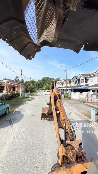 Jalan gatal #fyp #drebamuda #backhoeloader #bossmuda