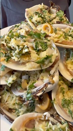 Chef Dad's Catch & Cook: White Wine Reduction Butter Clams from Coos Bay, Oregon!