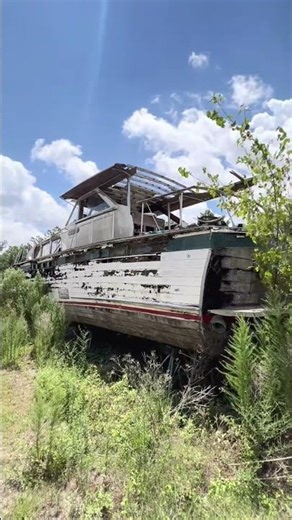 Sad to see this 1964 Chris-Craft Constellation #sad #abandoned #gone #boat #yacht