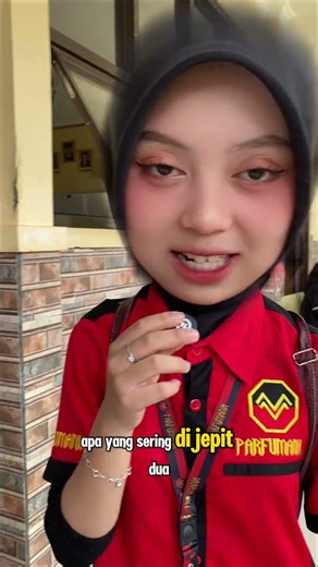 Apalahhh mereka inii #lewatberandayt #parfumisiulang #trendingshorts #harusberanda #bestseller