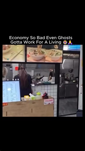 Gotcha bob on Instagram: "Automated wok tossing is a modern cooking technique where a machine, not a human chef, stirs and flips food in a wok. This robot chef uses a spinning pan and built-in paddles to mix ingredients evenly. It follows a precise computer program for heat and time, ensuring every dish tastes exactly the same. Restaurants use this technology to cook food faster, especially during busy hours, and to help with staff shortages. It takes over the hot, physically demanding work, mak