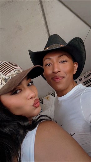 Annual tradition to make it out to La Fiesta de los Vaqueros 🏜️ My favorite time of year.. Rodeo & a beer 🍺 Not much more a girl can ask for.. #yearofthehorse #rodeo #tucsonarizona #vaqueros #arizona | Cristiana Ramos