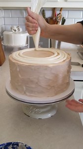 Buttercream textured tree bark Groom's cake process #apieceofcakebydolores #dallastx #rockwalltx #heathtx #rockwallsmallbusiness #homebakery #fatetx #cakedecorating #cakereels #rockwallwedding #rockwallcakes #caketutorial #groomscake | A Piece of Cake