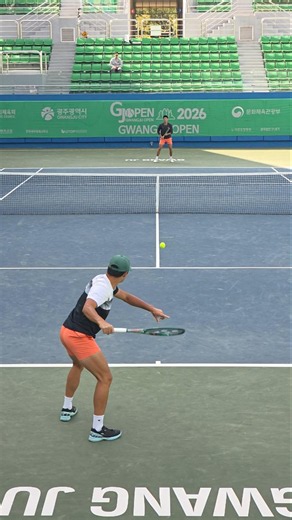 권순우 선수의 포핸드,백핸드 슈퍼슬로우모션(코트 레벨뷰) #hit #the #top #tennis #테니스 #shorts #forehand #backhand #slowmotion