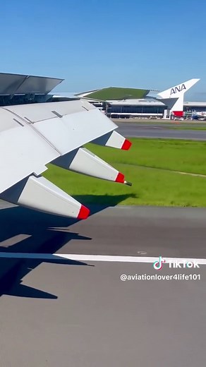 All Nippon Airways Airbus A380 Hard Landing in Tokyo 😭 #travel #airplane #aviationlovers #aviationdaily #foryoupage #pilotlife #trend #fypシ #aviation #fyp #ana #tokyo Credit: @sla31