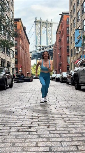 Want to improve your running speed? High knees build rhythm and speed. Lunge to knee lift builds power. Warrior 3 knee taps train balance and control. Add these to your routine (in addition to sprint drills) a few times a week and feel the difference when you run. Find all my runner-focused classes in the Kristin McGee Movement app & Good Luck to everyone running NYC marathon this weekend! 🏃‍♀️ | Kristin McGee