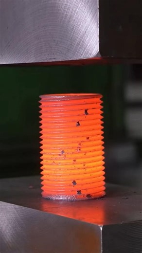 Red-Hot Threaded Rod Compression Under 100-Ton Hydraulic Press 🔥⚙️