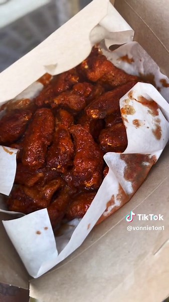 House of Wings - Best Buffalo Wings in Lincoln Park