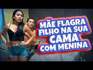 Mãe flagra filho na sua cama com uma menina