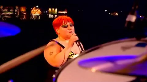 The Gossip - Love long distance (live@ Reading Festival 2009) HQ