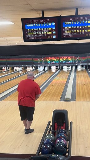 I have been close quite a few times the last few weeks. We are close to it being one year since we lost our close friend Derrick Tate, so, I dedicate this one to him. I miss you little bro! 300 Game # 28 done with a Hammer Black Widow Tour V1. #damgoodaveragebowler #bowlingworld #HammerBowling | Dam Good Average Bowler
