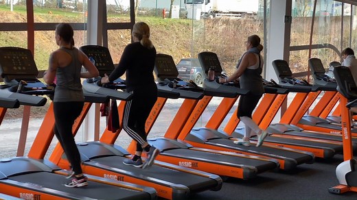 Découvrez notre nouveau club Basic-Fit Dinant 🎉 📍 Tienne de l’Europe 10, 5500 ❗ Informations pratiques ❗ - Ouvert du lundi au vendredi de 7h à 22h30 et du samedi au dimanche de 9h à 16h. Pour plus d’informations et conditions générales, retrouvez-nous sur notre site internet : https://www.basic-fit.com/fr-be | Basic-Fit