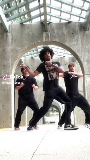 Vrsn I recorded on my phone as well @Vik White @justmaiko dc:🙋🏽‍♂️| bts of us making vids on my yt (link in bio)