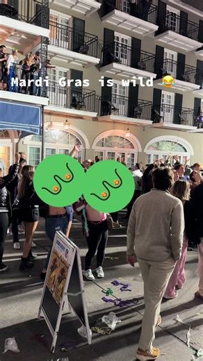 Are you flashing for beads or no ? 🤪 #mardigras #neworleans #bourbonstreet #fy